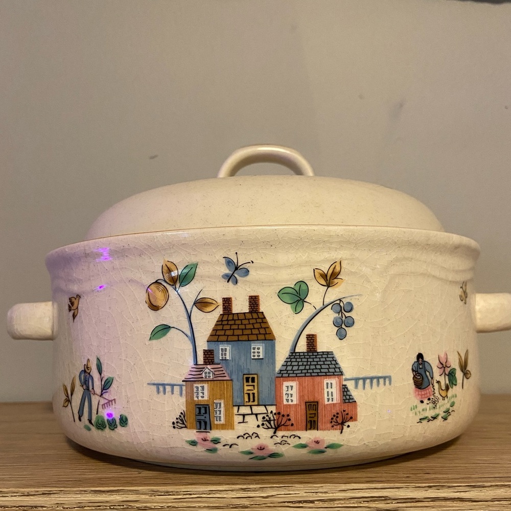 International Stoneware lidded dish